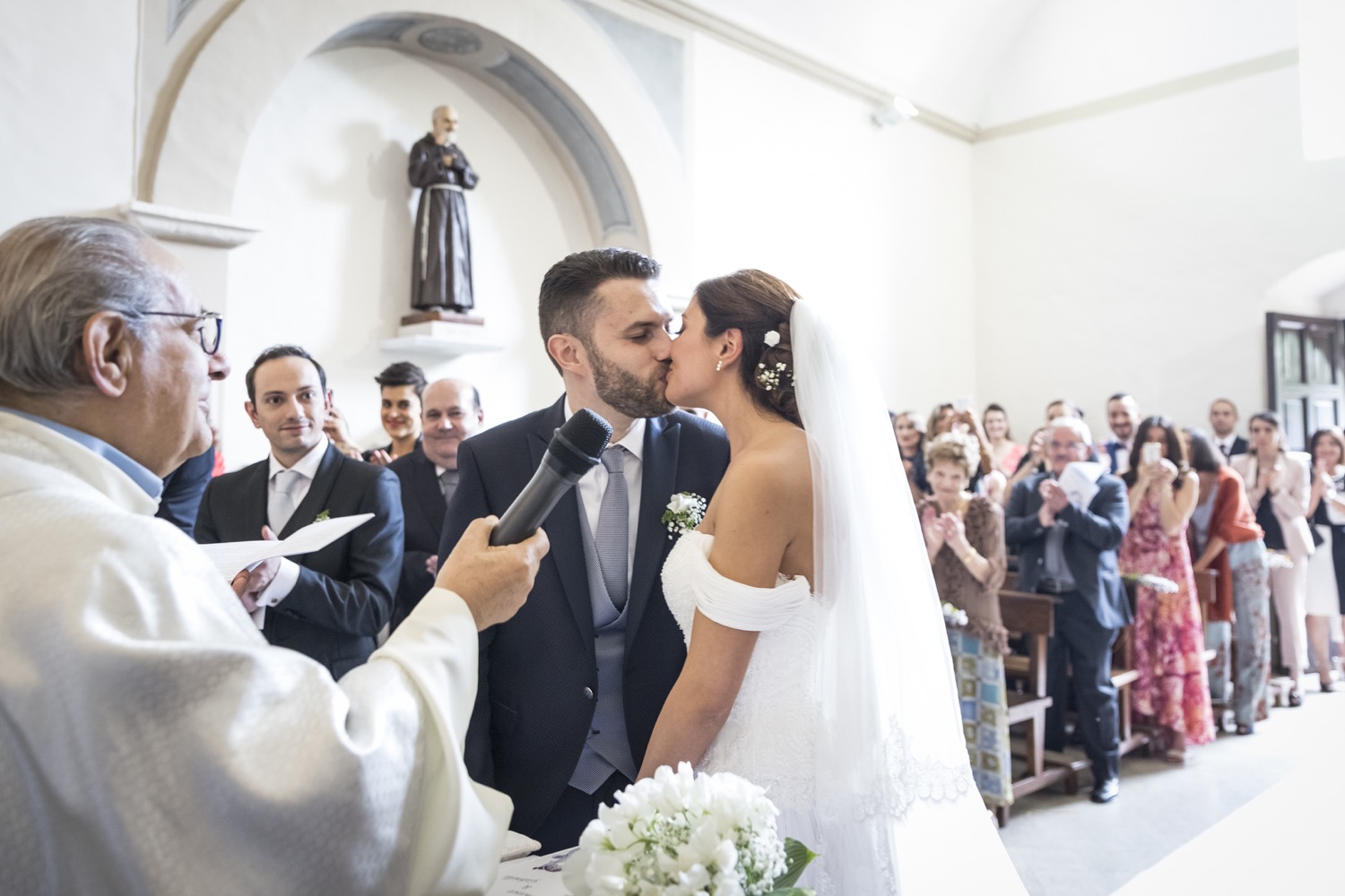 170-bacio-degli-sposi-fotografia-matrimonio-napoli
